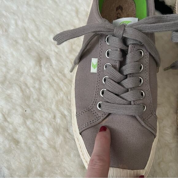 Cariuma Oca Low Grey Canvas Sneakers - Picture 4 of 13